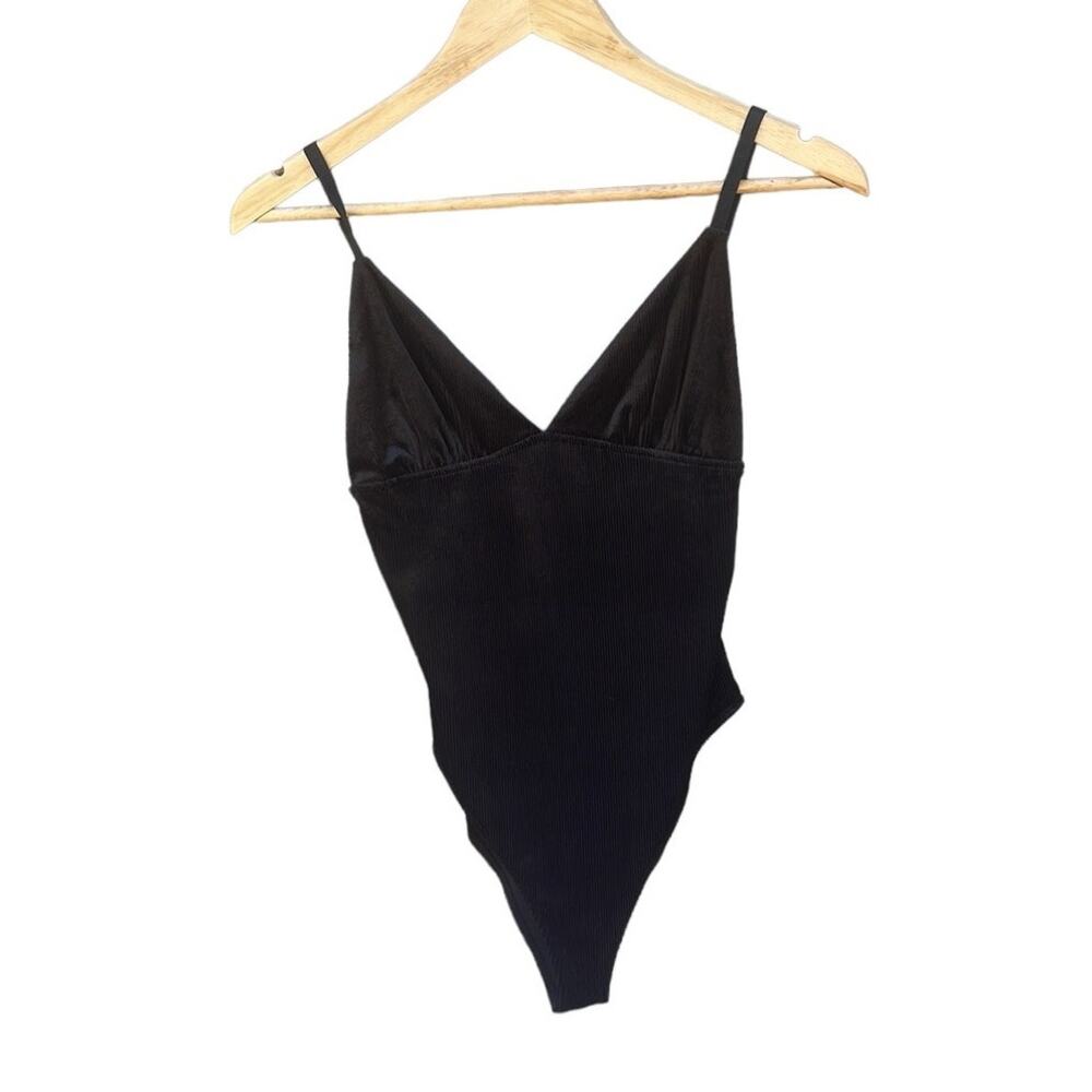 Forever 21 black bodysuit size small NEW